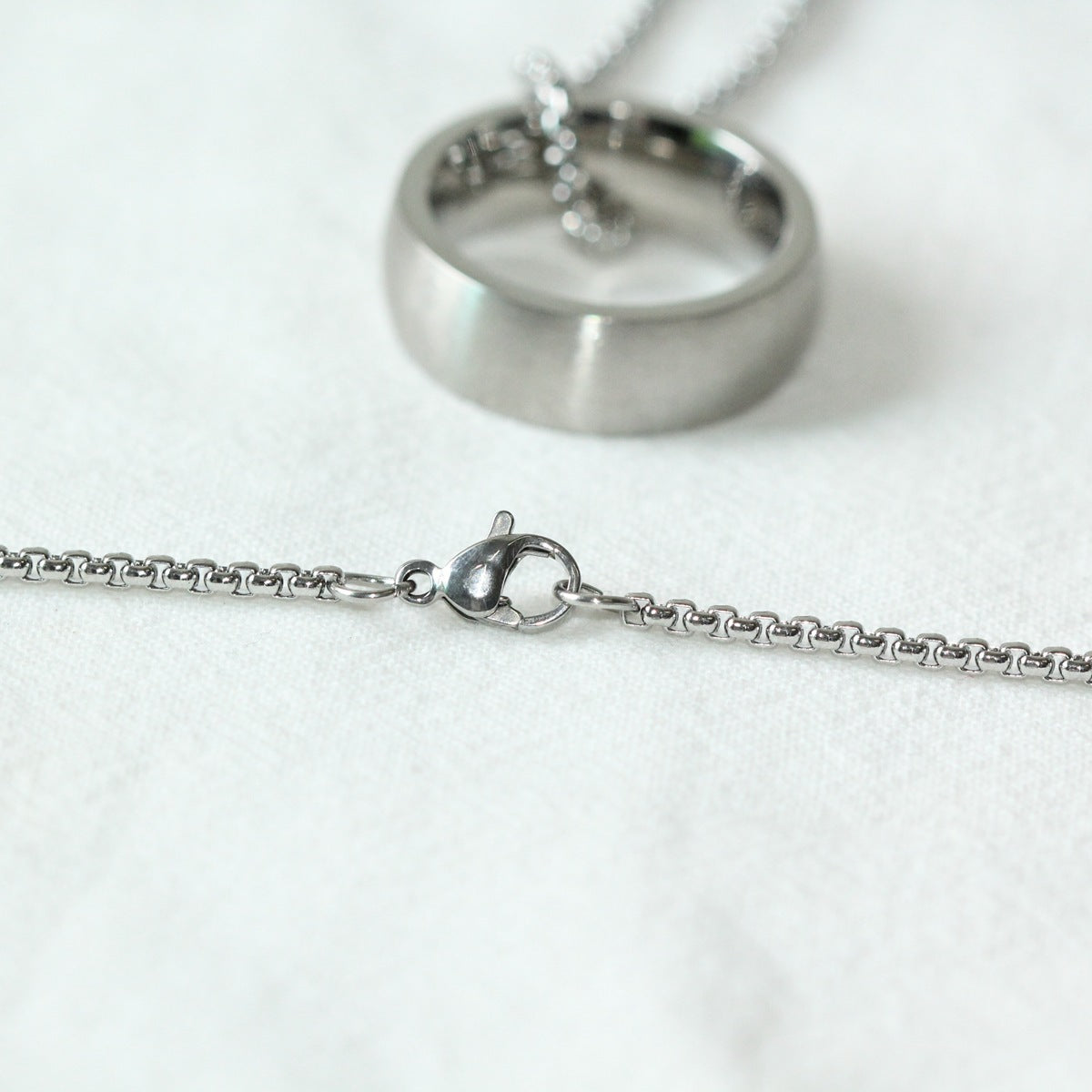 Men's Casual Versatile Pearl Chain Plain Circle Pendant Necklace