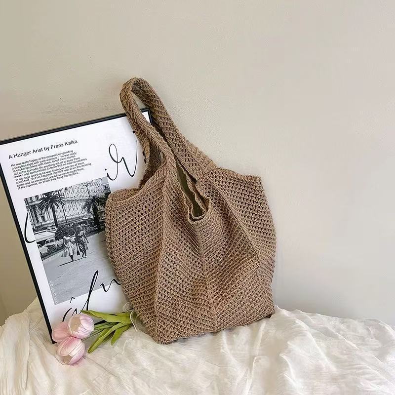 Hand-woven Hollow Shoulder Support Extra Large Bag