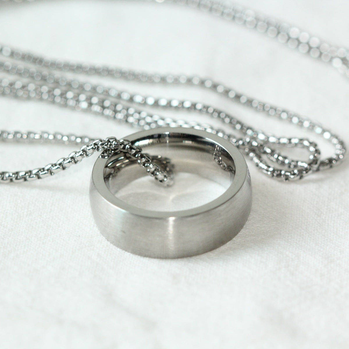 Men's Casual Versatile Pearl Chain Plain Circle Pendant Necklace